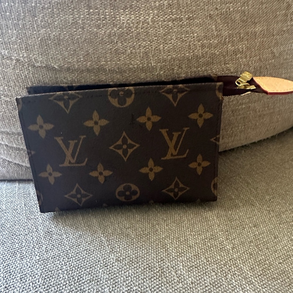 Louis Vuitton Toiletry Pouch Monogram 15